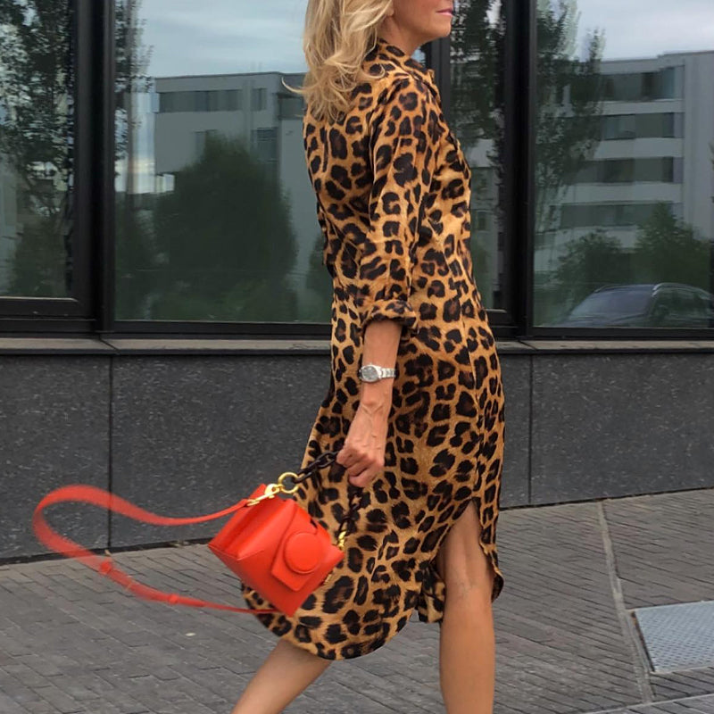 Kjole med leopard-trykk