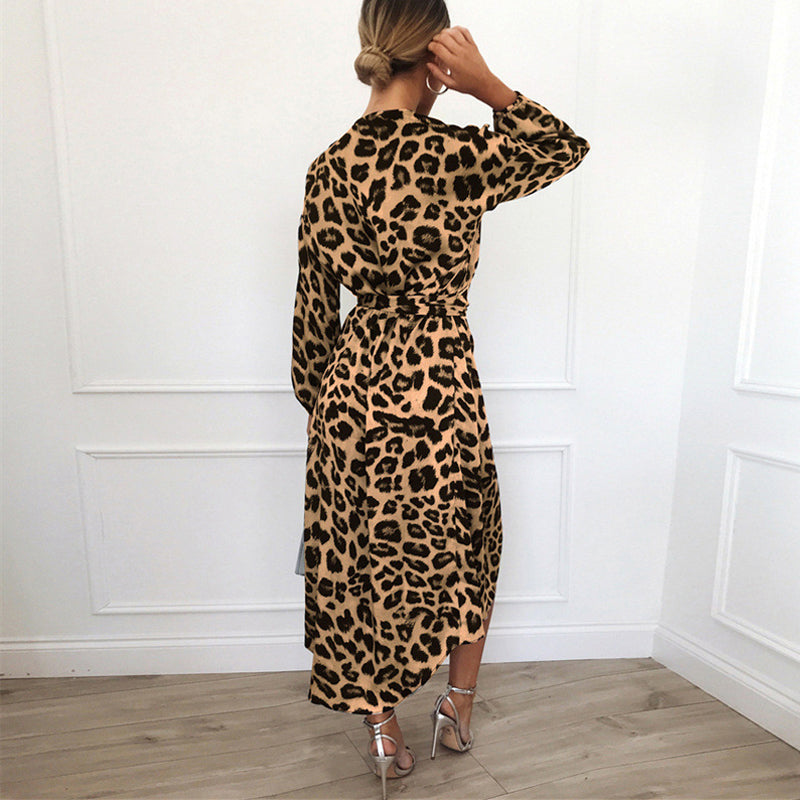 Leopard kjole med V-hals